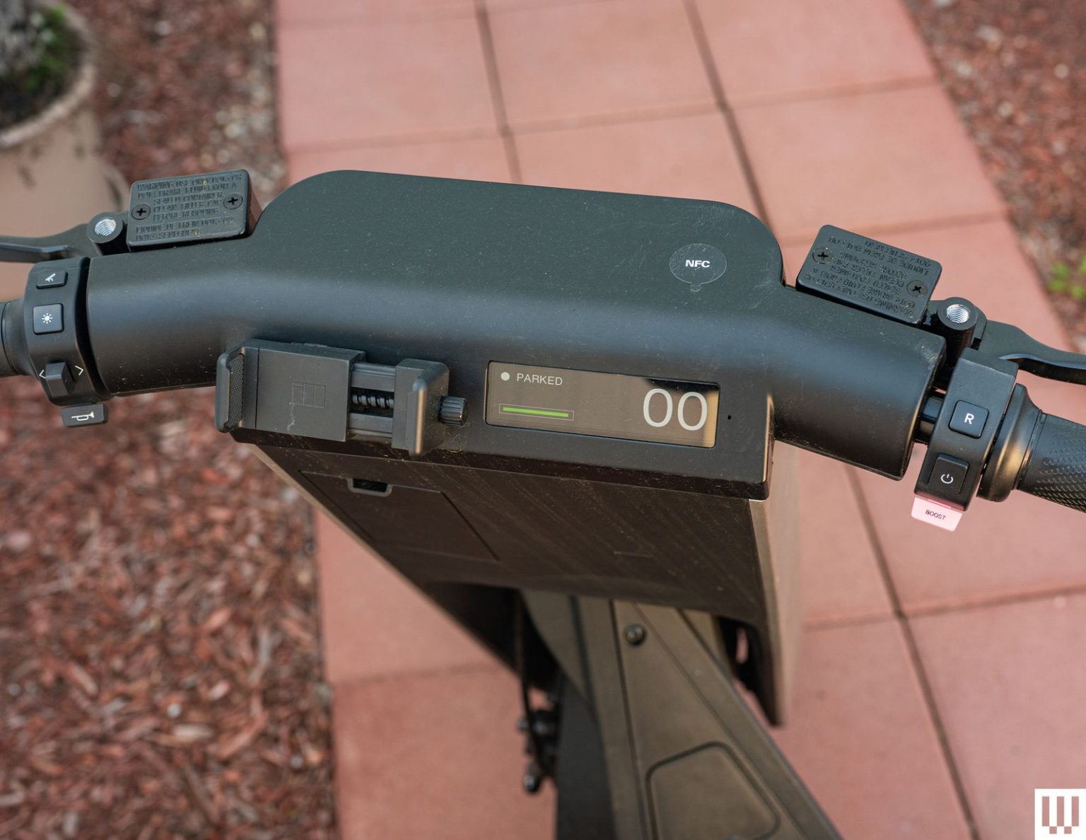 Image may contain Mailbox