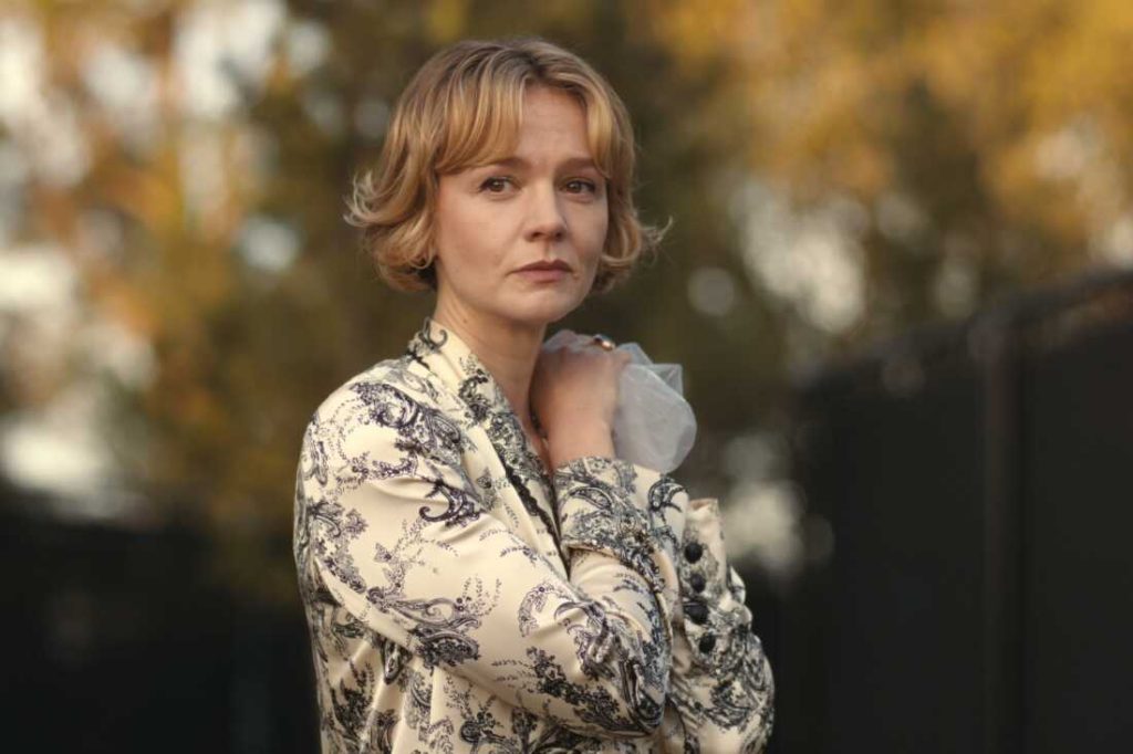 Carey Mulligan as Lindsay