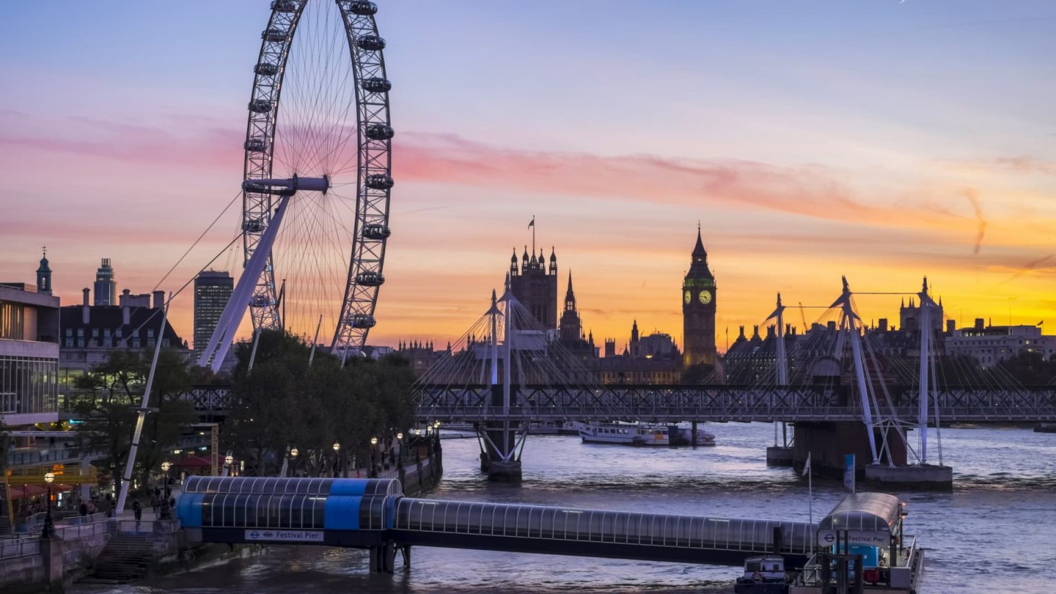 UK GDP grows 0.5% in February, beating economists' expectations