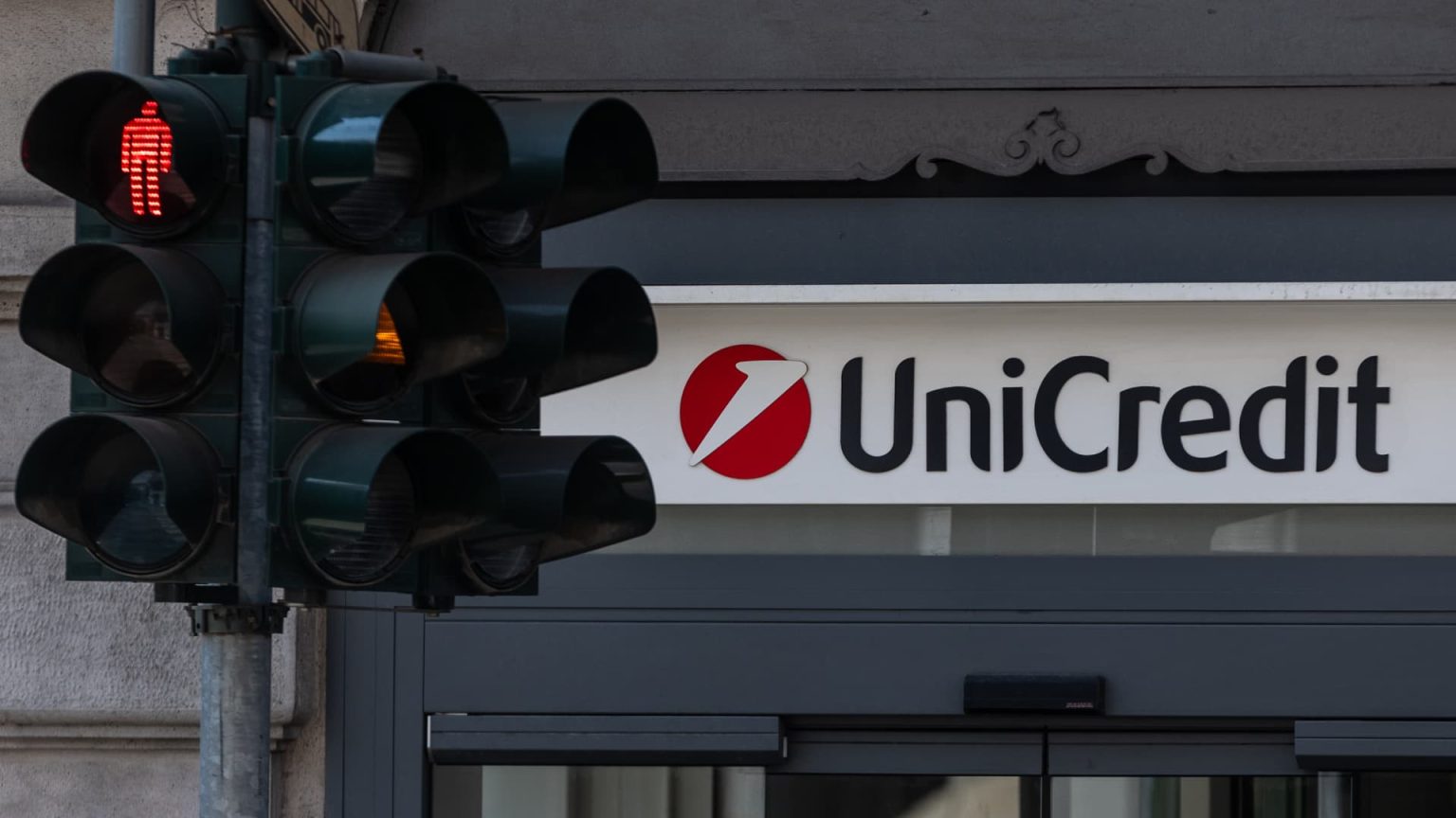 UniCredit plots Commerzbank shake-up amid takeover pursuit