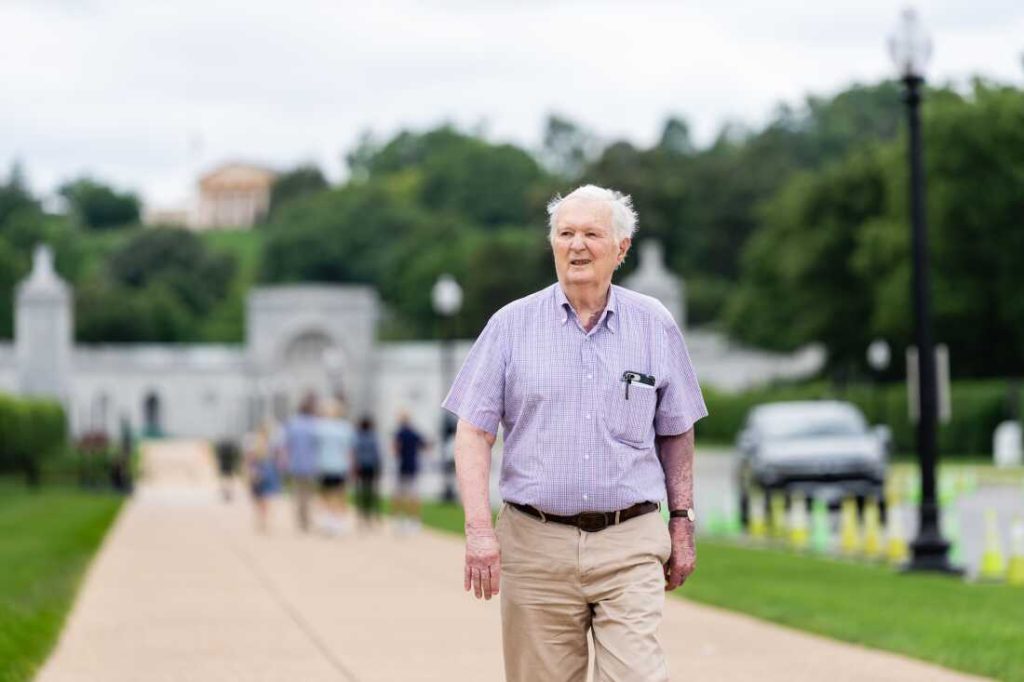 Why veterans oppose Trump’s arch : NPR Shaun Byrnes, 83, a U.S. Navy veteran who served in Vietnam, arrives for an interview near Arlington National Cemetery in Arlington, Virginia on Monday, June 8, 2026. Public Citizen, representing Byrnes and other veterans, are suing the Trump administration to block construction of the proposed Triumphal Arch in Memorial Circle. (Eric Lee for NPR)