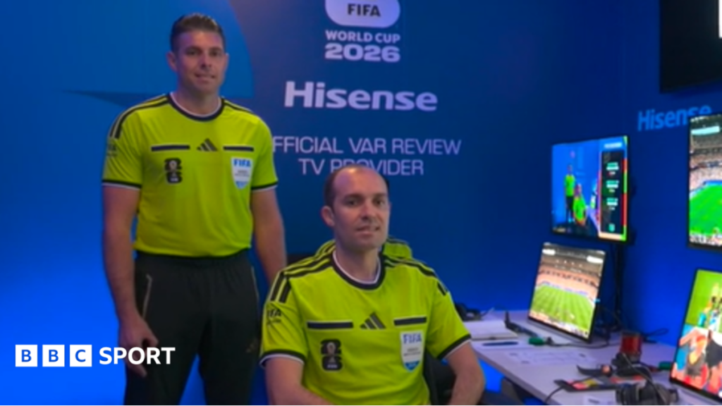 World Cup 2026: Shaun Evans – Fifa seeks explanation over VAR official’s hand gesture World Cup 2026: Shaun Evans - Fifa seeks explanation over VAR official's hand gesture