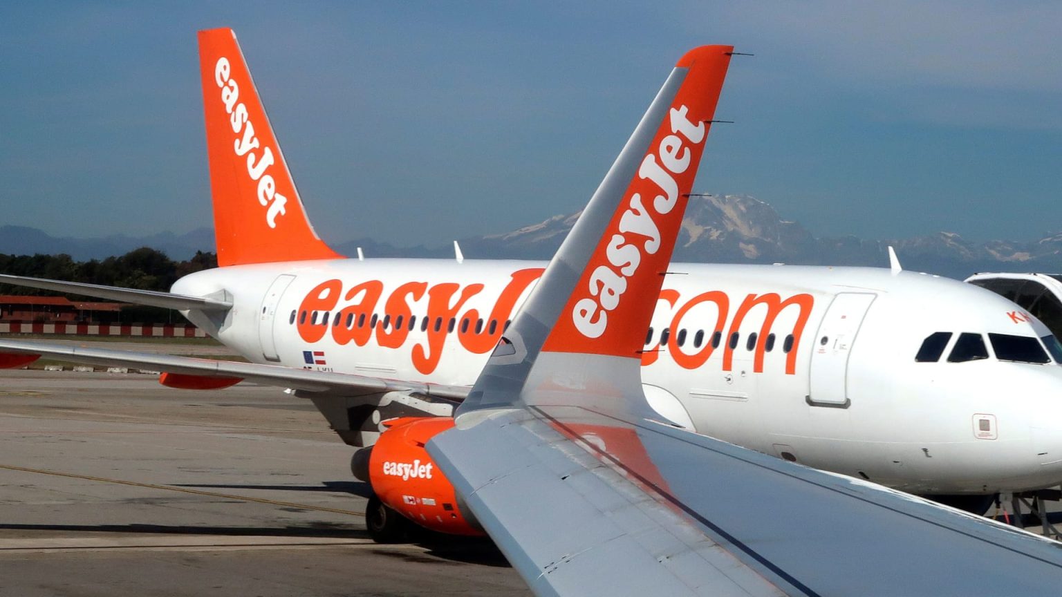 EasyJet stock rises as airline weighs $7.7 billion Apollo takeover bid EasyJet stock rises as airline weighs $7.7 billion Apollo takeover bid